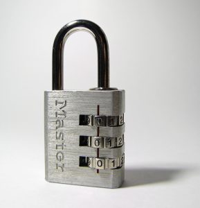 3-combination_Master_padlock